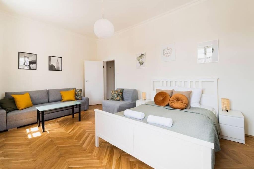 Duze Mieszkanie W Samym Rynku Wroclaw Exterior photo
